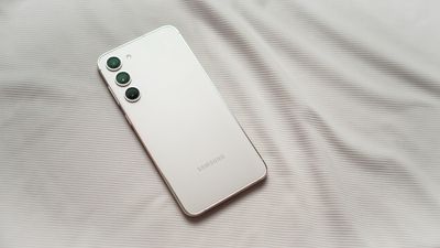 Samsung acknowledges the 'banana blur' problem on the Galaxy S23 series
