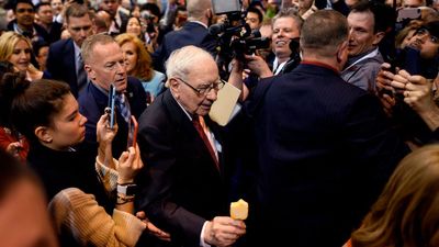 Here’s What Warren Buffett And Charlie Munger Have To Say About Building Wealth