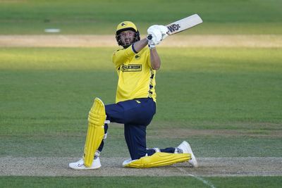 James Vince and Liam Dawson do the damage in Hampshire’s rout of Essex