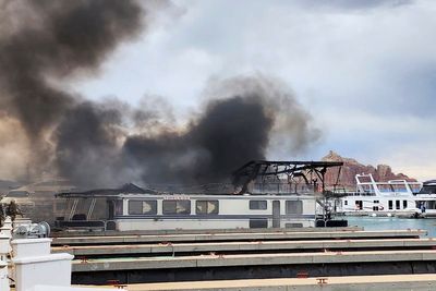 Houseboats catch fire at popular destination Lake Powell on Utah-Arizona line