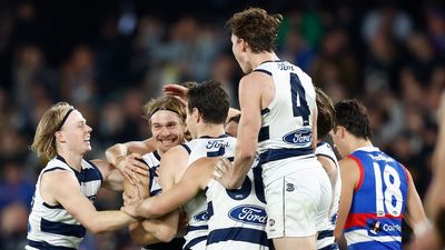 Geelong earn key win over Western Bulldogs, Gold Coast downs Adelaide in Darwin, Collingwood and Port Adelaide win to stay in top two