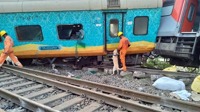 Green signal for main line was ‘taken off’, and Coromandel Express entered loop line: preliminary probe report