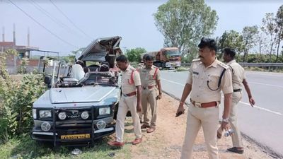 Four killed, 8 injured in road accident near Pulicherla in Andhra Pradesh's Chittoor district