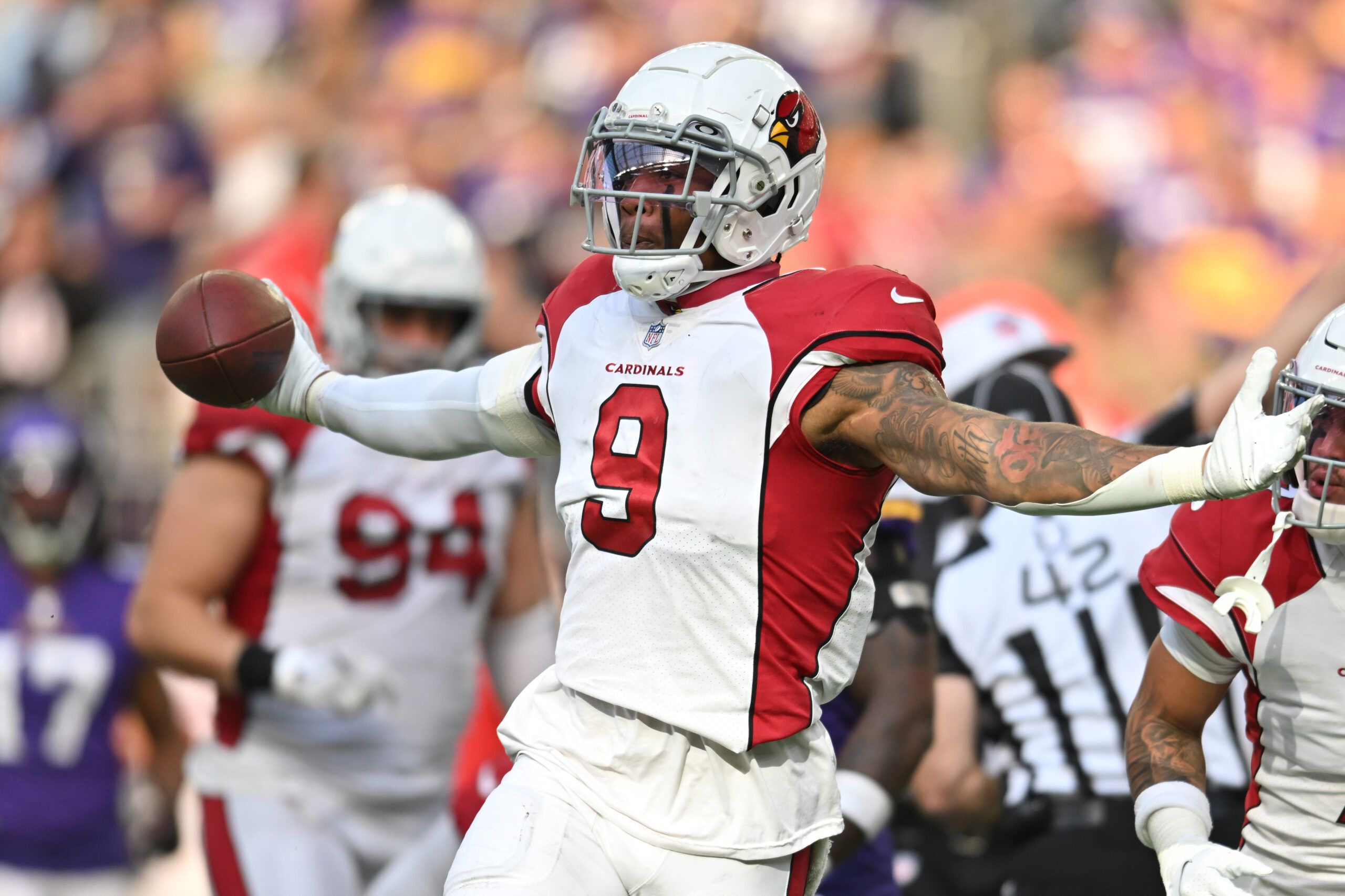 DeAndre Hopkins, Isaiah Simmons enjoy close relationship as Cardinals