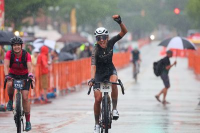 Carolin Schiff takes solo victory at women's Unbound Gravel 200