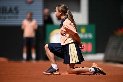 French Open doubles pair disqualified for hitting ball girl in head