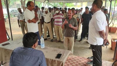 Andhra Pradesh: Take precautions to avoid sunstroke, traffic police personnel told