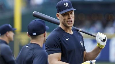 MLB Fans Crack Jokes as Yankees’ Aaron Judge Towers Over Reporter