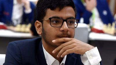 Indian challengers Vidit, Raunak regain lead with contrasting wins over Svidler, Short