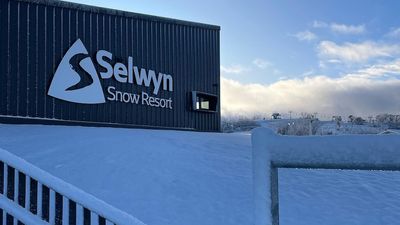 Selwyn Snow Resort in Snowy Mountains re-opens after destruction in Black Summer bushfires