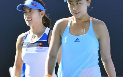 Doubles pair disqualified after ball girl accidentally struck