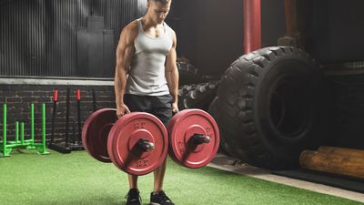 Farmer's walk: How to do it, and the benefits of walking with weights