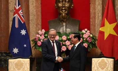 Two Australians facing death penalty in Vietnam granted clemency, Albanese says