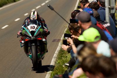 Hickman details “unnerving” brake issues in Isle of Man TT Superbike race