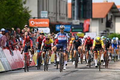 As it happened: Alaphilippe beats Carapaz to Critérium du Dauphiné stage 2 win