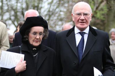 Former Lib Dem leader Sir Menzies Campbell pays tribute after wife Elspeth dies