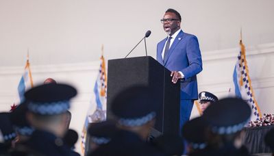 Johnson to Chicago police graduates: ‘I will have your back’