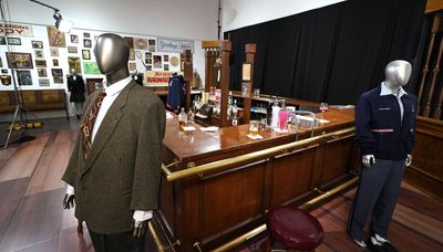 ‘Cheers’ bar sells for $675,000 at auction of TV treasures