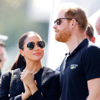 Former Vanity Fair Editor Says Prince Harry and Meghan Markle Will “Live to Regret” Not Keeping in Touch with the Royal Family