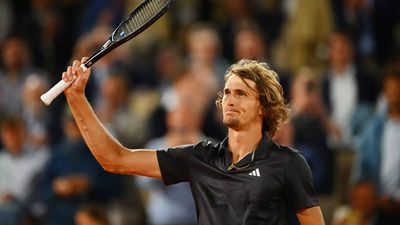 Alexander Zverev brushes aside Grigor Dimitrov to reach French Open last eight