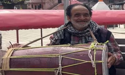 J&K: Abdul Ghani playing drums at Budha Amarnath Temple in Poonch for past 30 years