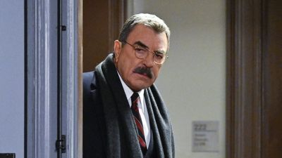 How Blue Bloods Pulled Off Its Sweet Magnum P.I. Reunion With Tom Selleck This Spring