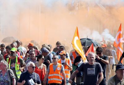 Protests in France as unions make last-ditch bid to resist higher retirement age