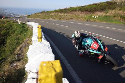 Isle of Man TT 2023: Hickman bounces back for dominant Superstock win