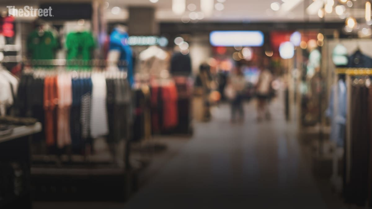 Lululemon CEO Defends Policy After Workers Were Fired…