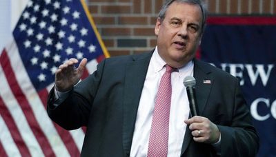 Former New Jersey Gov. Chris Christie files paperwork launching 2024 Republican presidential bid