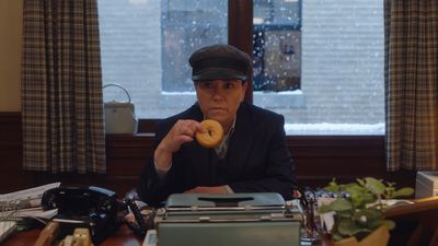 Was Susie Really In Love With Midge In The Marvelous Mrs. Maisel? Alex Borstein Reveals Her Take