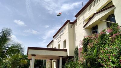 ACB and Vigilance teams raid Telangana University
