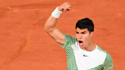 Carlos Alcaraz to play Novak Djokovic in French Open semi-finals
