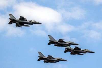 Zelenskiy says awaits final agreements on 'powerful' F16 jets offer
