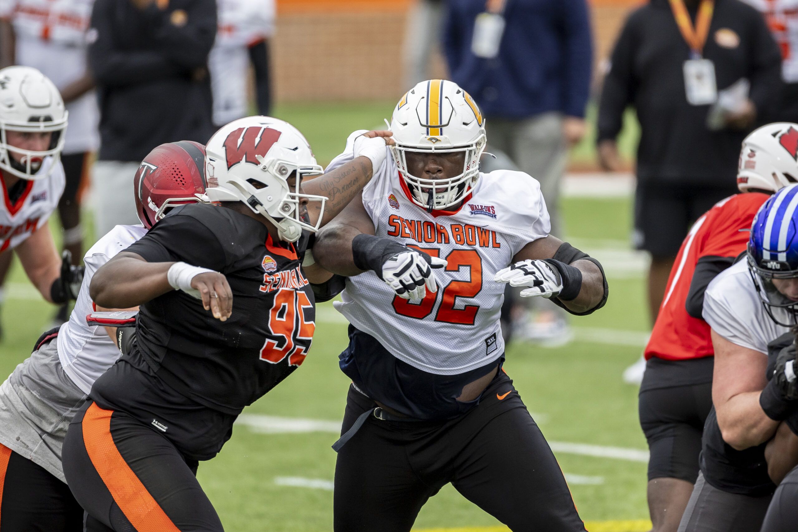 Raiders UDFA OL McClendon Curtis named player to watch…