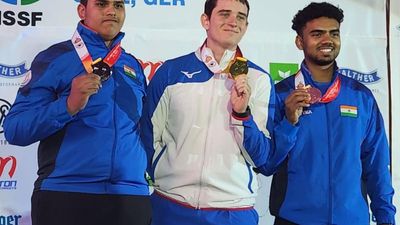 Sameer and Mahesh Anandakumar win silver and bronze in rapid fire pistol