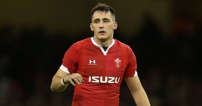 Wales international Davies gets jolting news from new club as reassurance offered