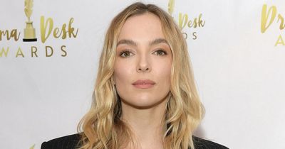 Jodie Comer 'can't breathe' as she is forced to stop stage show due to New York air issues