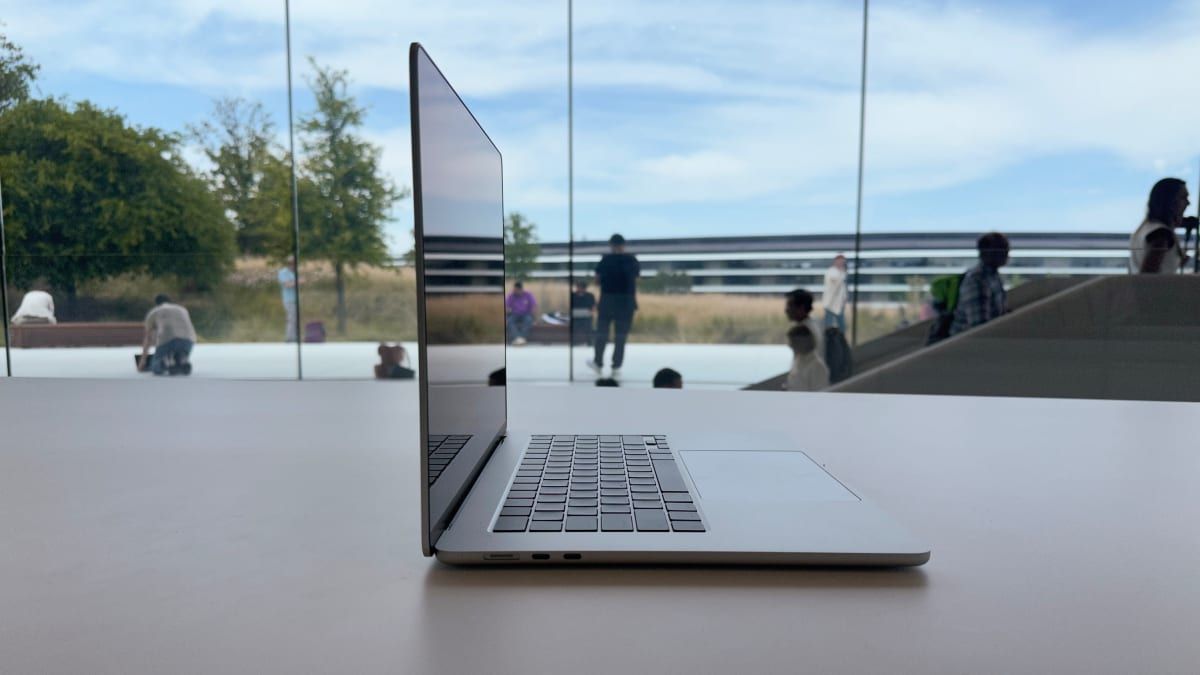 Hands-On: Apple's 15-inch MacBook Air Merges Power,…