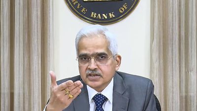 RBI holds rates, vows to keep price stability