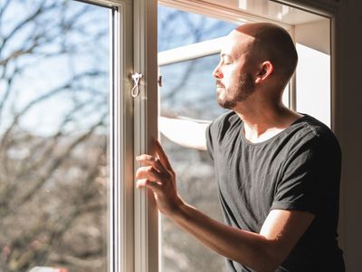 Should I keep my windows closed or open during a heatwave?