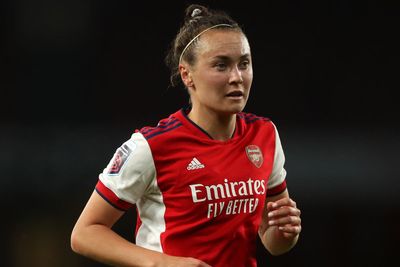 Caitlin Foord signs new Arsenal contract