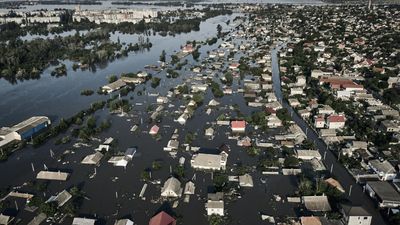 France to send aid to Ukraine after dam breach displaces residents, threatens water supplies