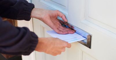 Postman's 'sweet' note to family who sent letter 'without address' has people in tears