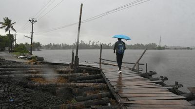 Monsoon sets in over Kerala after 7-day delay