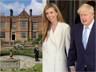 A heated pool, tennis court and orangery: Inside Chequers, the country retreat for British prime ministers