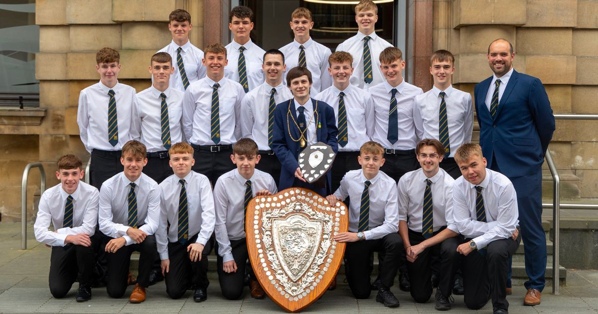 Perth High School footballers enjoy Civic Reception…