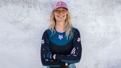 Fox Racing celebrates the return of Tahnée Seagrave to racing with the women's TS57 MTB clothing range