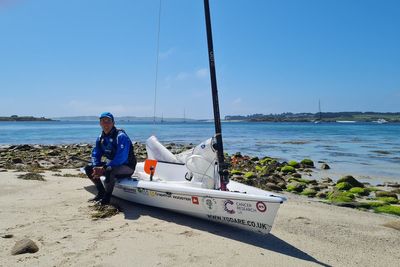 Sailor circumnavigates all 262 islands around England and Wales in charity bid