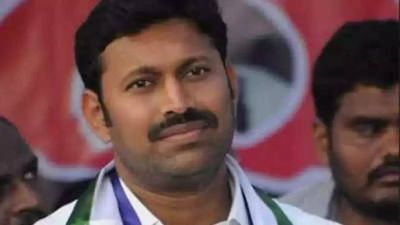 Ex-minister Y S Vivekananda Reddy murder case: YSRCP MP Avinash Reddy 'arrested' by CBI, released